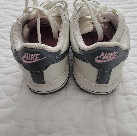 Nike AF 1 - Picture 2 of 3